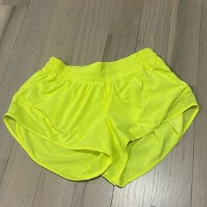 lululemon Hotty Hot low rise short 2.5in